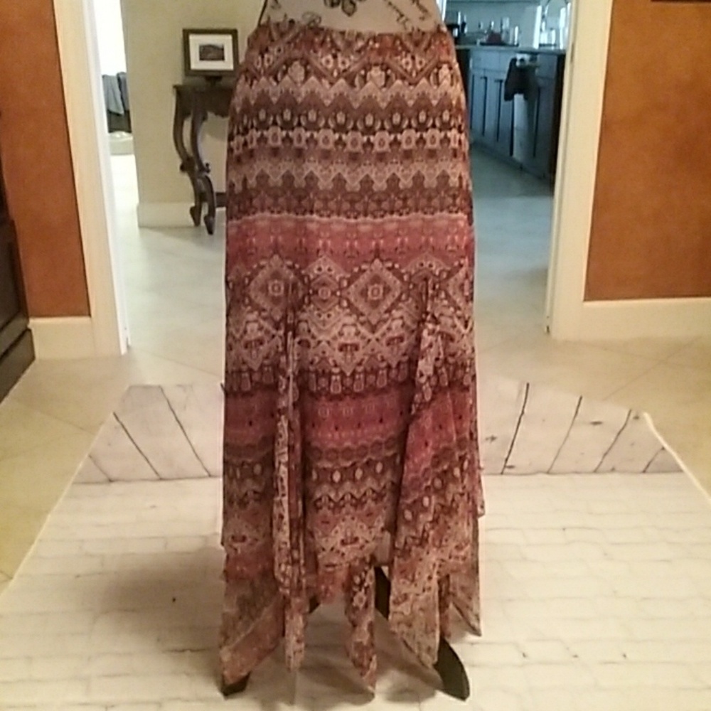 V Cristina Flowy Hankerchief Hemline Skirt